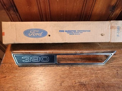 Nuevo de Lote Antiguo Ford Galaxy LTD XL COUNTRY SQUIRE CUSTOM 500 390 BISEL LATERAL DERECHO Foto 1 de 4