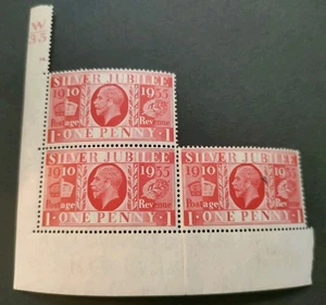 GB KGV 1935 Jubilee 1d Scarlet. SG454. Control W35 Cyl. 14 dot. Mint blk of 3. - Picture 1 of 2
