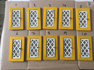 1 x rare bambole vintage casa metallo tri-ang triang triang finestre in lamiera giallo - Foto 1 di 9