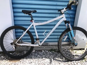Specialized Rockhopper- 19” Aluminum Frame- RockShox J3-Disc Brake Mountain Bike - Picture 1 of 24