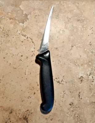 Cuchillo Victorinox Fibrox 807F-5 R.H. Researchner Co. Fundación Nacional de Saneamiento Foto 1 de 4