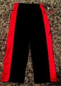 W@RM! NWT$53 Nike Jordan Boy's Therma-Fit Sweat Pants Black/Red Sizes 4 to 6 - Picture 1 of 6