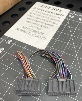 2006 2007 JEEP LIBERTY BODY CONTROL MODULE 05026037AG WIRING HARNESS PIGTAILS - Image 1 of 4