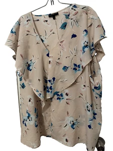 Lane Bryant 28 Bluse plus Frühling Rüschen V-Ausschnitt rosa Blumen weich Ostern Büro - Bild 1 von 3