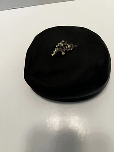 Vintage Black Pillbox w/Crystal Missing Veil Evelyn Varon Exclusive Hat - Picture 1 of 4