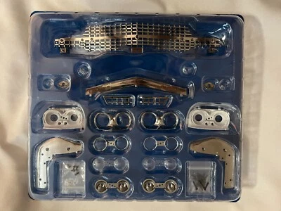 Eaglemoss GHOSTBUSTERS ECTO-1 BUILD Stage 2 Headlights & Grille Part 1:8 - Image 1 of 2