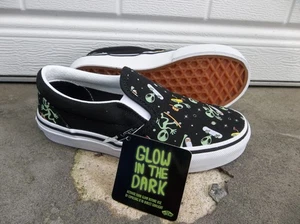 NEW VANS UNISEX/YOUTH CLASSIC SLIP ON SNEAKERS/SHOES SIZE 13.BRAND NEW FOR 2025. - Picture 1 of 5