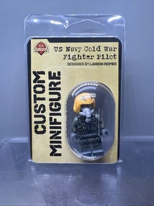 Minifigura personalizada de piloto de combate de la Guerra Fría de Brickmania Lego de la Marina de los Estados Unidos - Imagen 1 de 3