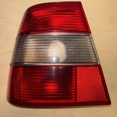 Used 1994-1998 Volvo 940/960/S90 Left Tail Light Lamp Lens Assembly 9126887 OEM - Image 1 of 4