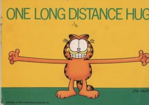 Long Distance Hug Garfield the Cat Continental Postcard 1983 - Picture 1 of 2