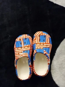 Damen rot weiß und blau Markenlos Gummi USA Flag Clogs Gr. 40-41 passt Gr. 8 - Bild 1 von 3
