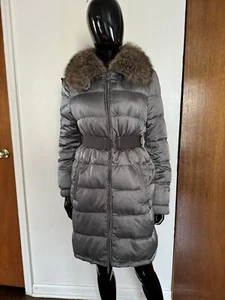 Parka acolchada gris Prada con cinturón cuello mapache talla 44 IT - Imagen 1 de 21
