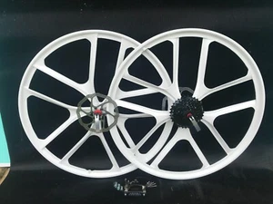 27.5 MAGNESIUM BIKE WHEEL 10 BLADE 8 speed shimano +TOOL KIT WHITE. 10 BLADE - Picture 1 of 21