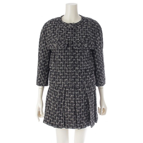 CHANEL Giacca in tweed plissettata di lana con zip Setup gonna senza colletto maniche a 3 4 ...