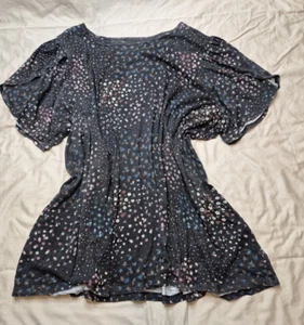 T-shirt Torrid Heritage Slub Jersey manica aperta nera stampata con fiori taglia 5 - Foto 1 di 11