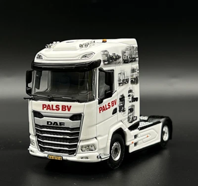 Modelli di camion DAF XG 4x2 "Pals B.V" WSI, scala 1:50 - Immagine 1 di 4
