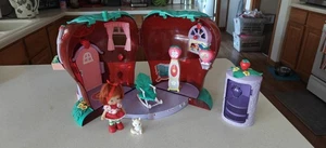 Playset vintage Fragola Shortcake Berry House, bambola, gatto e mobili - Foto 1 di 8