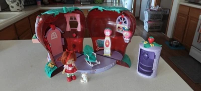 Juego, muñeca, gato y muebles de colección Strawberry Shortcake Berry House Foto 1 de 4