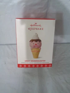 2017 - Hallmark Andenken - Urenkelin Ornament - Eistüte - Bild 1 von 1