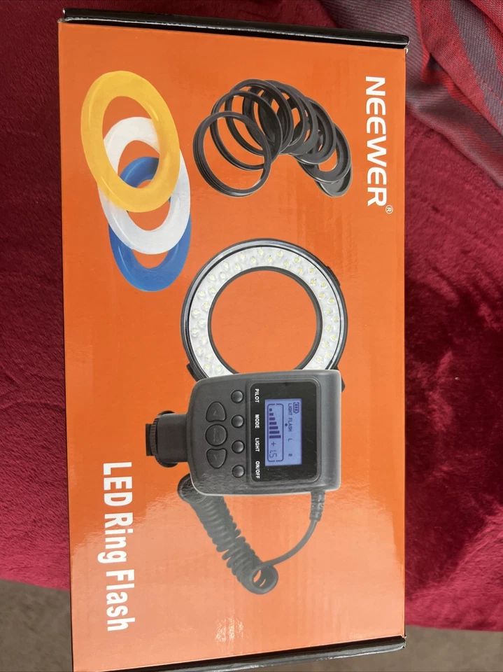 Neewer RF550 Macro LED Ring Flash w/ LCD Display Screen Adapter Rings. - Image 1 of 1