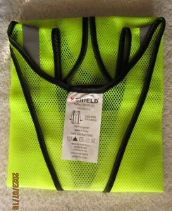 XSHIELD XS0008 High Visibility Safety Vest, one size fits most - Picture 1 of 5