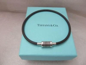 "Pulsera de surfista de goma negra Tiffany & Co plateada Paloma Picasso ranura 6 3/4" - Imagen 1 de 10