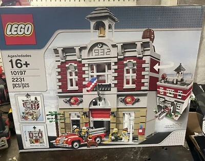 LEGO Retired Modular  Creator : Fire Brigade (10197) - Image 1 of 4