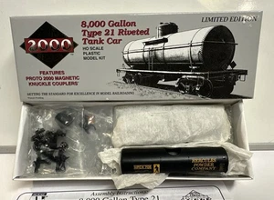Proto 2000 HO Scale Hercules 8,000 Gallon Type 21 Tank Car Kit #705 - Picture 1 of 4