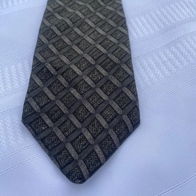 Haggar Clothing Co. Corporate Casuals Neck Tie Mens Silk Geometric Retro Vintage - Image 1 of 4