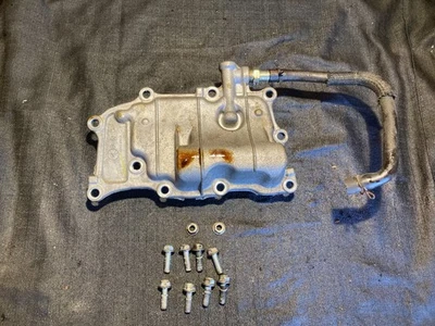 12-17 丰田凯美瑞 RAV4 2.5L 2ARFE 油通风组件和螺栓 122050v010 — 第 1/4 张图片