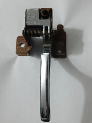 Buick Riviera LF 1972 manija de puerta interior del lado del conductor usado Foto 1 de 4