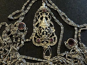 Collar victoriano intrincado colgante en cadena de tres hilos - Imagen 1 de 10