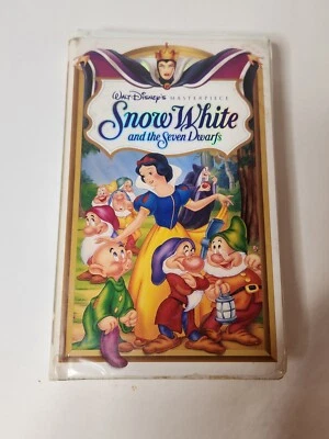RARE Disney's Snow White & the Seven Dwarfs Masterpiece VHS Collector's Edition - Image 1 of 4