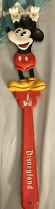Vintage Disneyland Mickey Mouse Rückenkratzer Souvenir - Bild 1 von 3