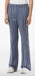 Lacoste Damen Monogram Flared Trainingshose in Marineblau & Weiß. C30 - Bild 1 von 6
