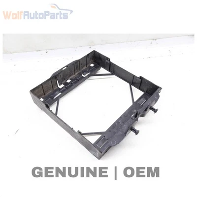 2012-2016 BMW 528I XDRIVE F10 — правая вспомогательная крышка радиатора / кронштейн - Изображение 1 из 4