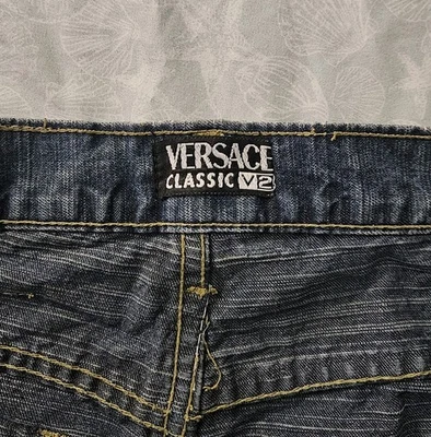 Jeans Versace Clásicos V2 Talla 34 X 31 Botón Mosca Italiano Algunos Usos  Foto 1 de 4