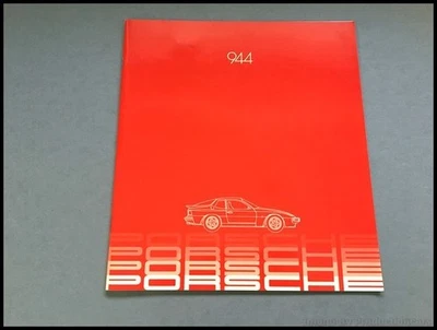 1983 Porsche 944 34-page Car Sales Brochure Catalog - 1982 print edition Foto 1 de 4