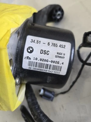 2004 BMW 325ci Abs Control Unit Complete - Image 1 of 3