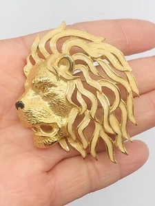 Beautiful Vtg Signed SPHINX Gold Tone Black Enamel Nose Lion Head Pin Brooch - Picture 1 of 10