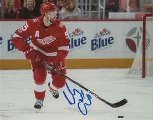 Detroit Red Wings Niklas Kronwall Signed Autographed 8x10 Photo COA #4 - Picture 1 of 1