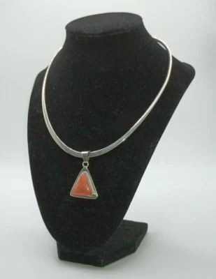 Moderno collar de ley 925 y colgante triangular de ostra espinal 42,8 gramos Foto 1 de 3