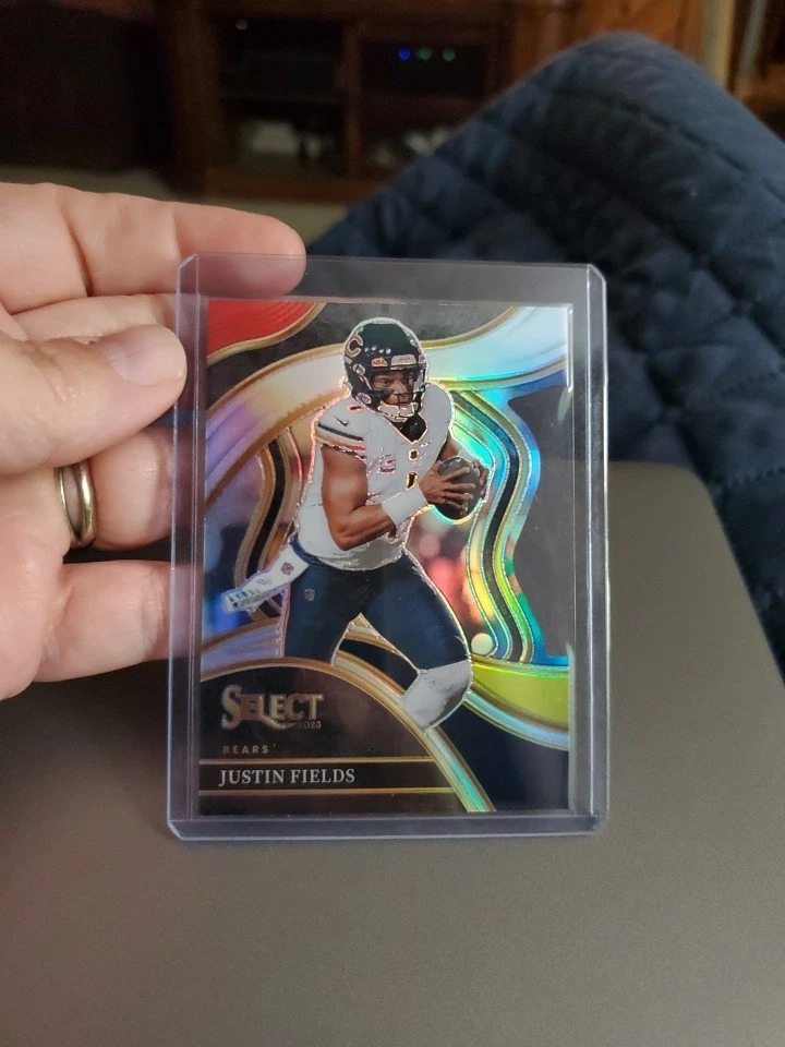 2023 Panini Select - Club Level Silver Prizm Die-Cut #249 Justin Fields - Image 1 of 1