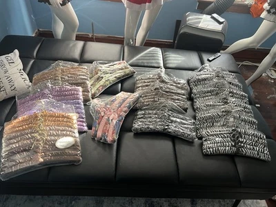 Lote vintage de 75 perchas acolchadas de satén Foto 1 de 4