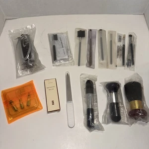 Avon 14 Piezas Vintage Maquillaje Y Cepillo de Pelo y Surtido de Uñas - Imagen 1 de 5