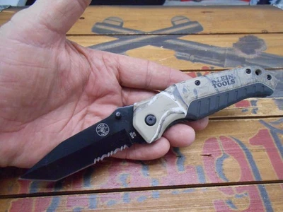 Cuchillo de Bolsillo Klein Tools Forro Bloqueo Combo Borde Tanto Hoja Realtree Camuflaje 44222 Foto 1 de 4