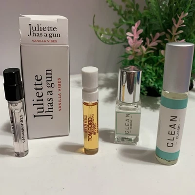 perfume sample bundle. 2 Travel And Two Samples Foto 1 de 3