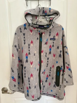 Patagonia Light Weight Synchilla Poncho Size XS/S Fleece Outerwear Rare hooded - Image 1 of 4