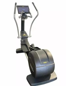 TECHNOGYM SYNCHRO EXCITE 700iP + TV - Picture 1 of 7
