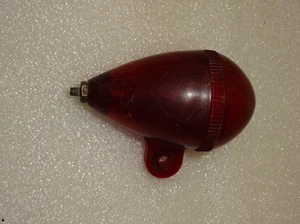 POUR COLLECTIONNEUR PIECE ANCIEN VELO. FEU ROUGE ARRIERE FORME INTROUVABLE - Photo 1/5